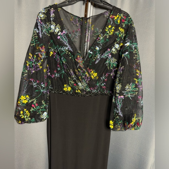 Mac Duggal illusion embroidered jersey gown, sz 4, new, no defects - Picture 5 of 11